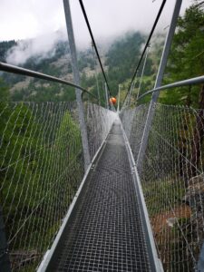 Wanderung zur Charles Kuonen Hängebrücke